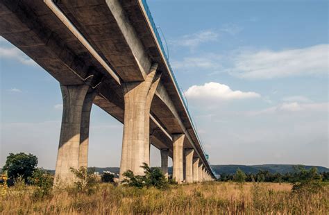 Highway Concrete Bridge | Copyright-free photo (by M. Vorel) | LibreShot