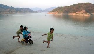 Kids playing | See where the photo was taken at maps.yuan.cc… | Philippe Semanaz | Flickr