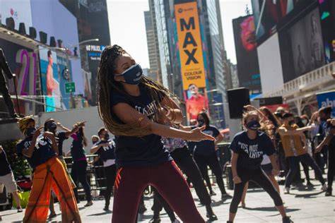 Census flash mob dance on Times Square - Pavement Pieces