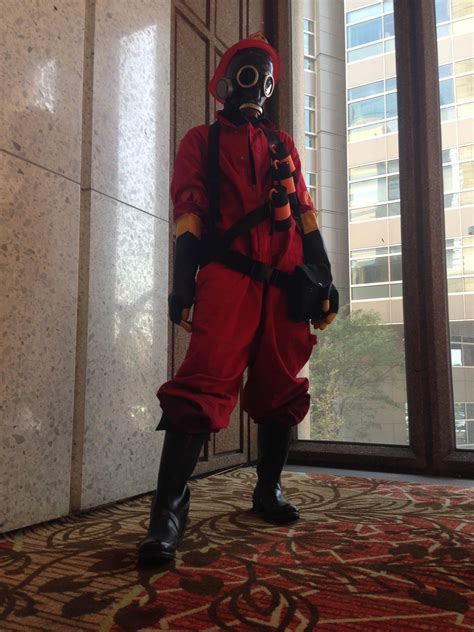 my tf2 pyro cosplay!! : r/tf2