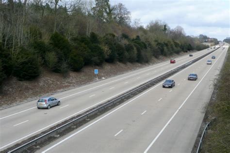 M3 motorway © Graham Horn cc-by-sa/2.0 :: Geograph Britain and Ireland