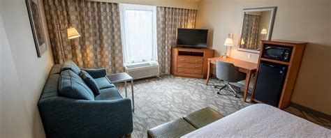 Hampton Inn hotel in Tilton, NH near Lake Winnepesaukee