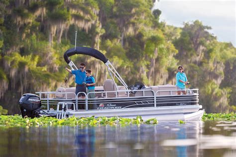 SUN TRACKER Pontoon Boats