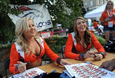 Pro Cheerleader Heaven: Denver Broncos Cheerleaders Sign Lots of Autographs