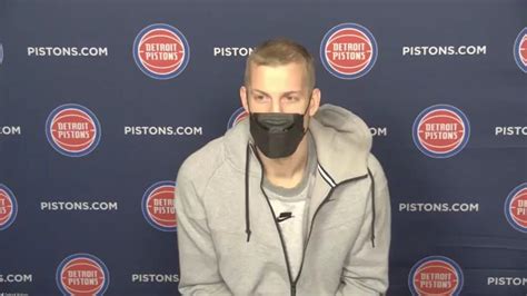 Pistons' Mason Plumlee on how he came down with elbow bursitis