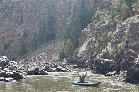 Kayaking This Gorgeous River Is An Unforgettable Experience - Mainstream Adventures