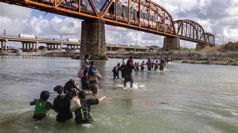 Texas troopers recover 5 unaccompanied children in Eagle Pass carrying ...