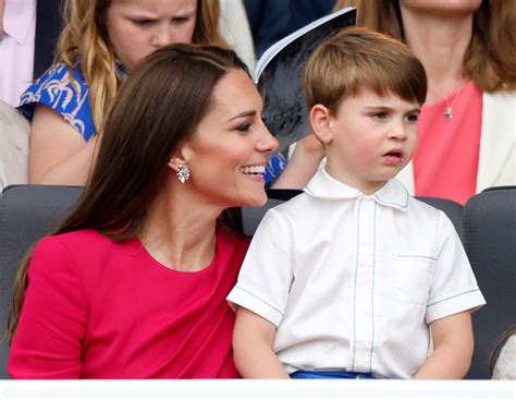 Prince Louis and Kate Middleton's Sweet Kiss at the Platinum Jubilee ...