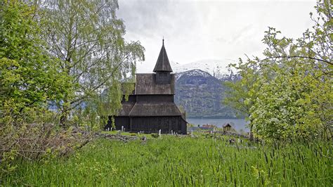 Urnes Stave Church - Stavechurch.com