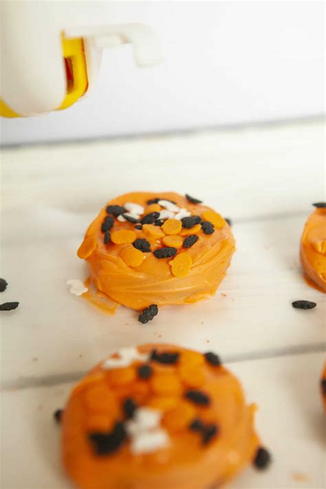 Halloween Oreos: An Easy No-Bake Recipe - Fun Happy Home