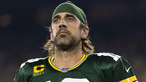 Aaron Rodgers officially signs contract extension; Packers QB to earn ...