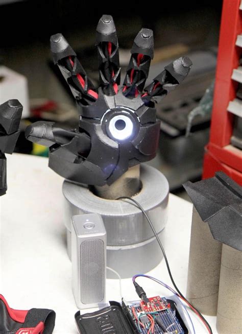 Oakland 'maker' assembles high-tech Iron Man suit - Central Maine