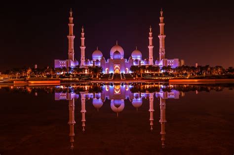 Premium Photo | Grand Mosque in Abu Dhabi at night. Panoramic view of ...