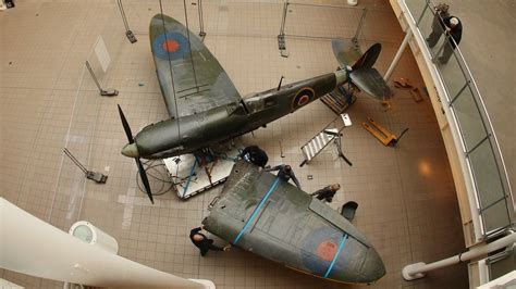 Spitfire moving to Duxford from London's Imperial War Museum - BBC News