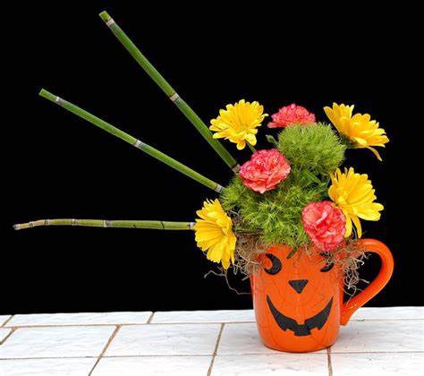 HallMug62 | Halloween mug, Halloween coffee, Flower arrangements