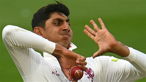 Shoaib Bashir: England spinner to miss first Test in India after flying home to resolve visa ...