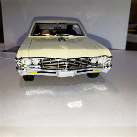 1967 Chevy Impala SS (Stock) -- Plastic Model Car Kit -- 1/25 Scale ...