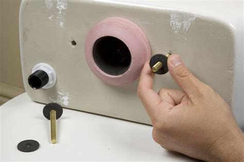 How to Fix a Leaky Toilet Tank - dummies