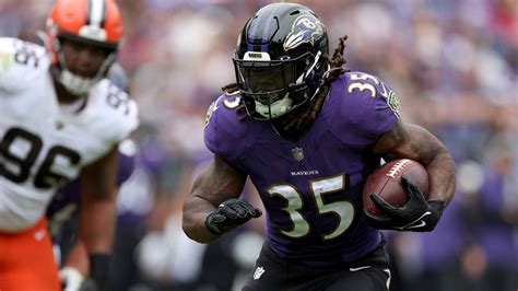 Baltimore Ravens running back Gus Edwards: Stats, salary, position, height