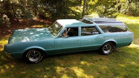 Custom Cruiser: 1966 Oldsmobile Vista Cruiser | Barn Finds