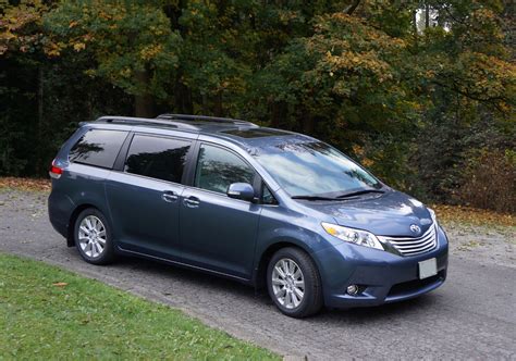 2014 Toyota Sienna XLE Limited Road Test Review | The Car Magazine