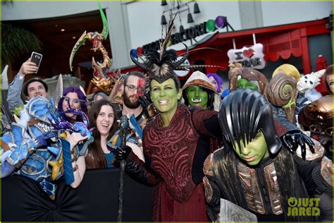 Photo: jamie lee curtis cosplay warcraft premiere 07 | Photo 3675404 ...