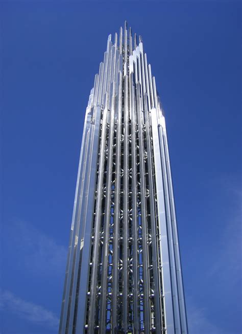 File:Crystal Cathedral Spire looking up.jpg - Wikipedia