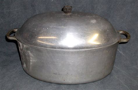 Cast Aluminum: Vintage Cast Aluminum Cookware