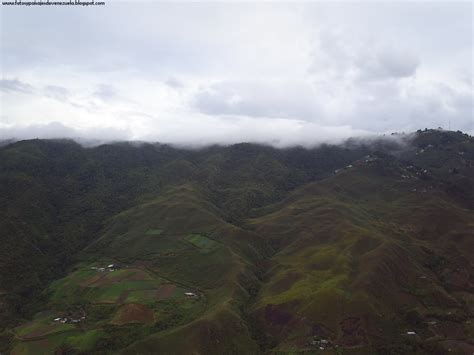 Fotos y Paisajes de Venezuela: Montañas en la Carretera Carayaca - El Junquito