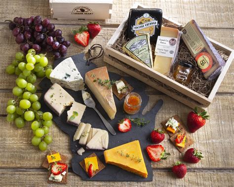 Wisconsin Sampler Cheese Gift Basket – Wisconsin Cheese Mart