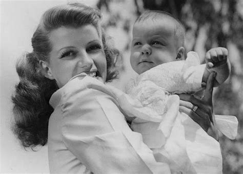 Lovely Pics of Rita Hayworth at Home in Beverly Hills With Her Daughter Rebecca Welles in 1945 ...