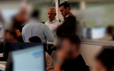 Heads of Shin Bet, IDF tour security agency's special operations room ...