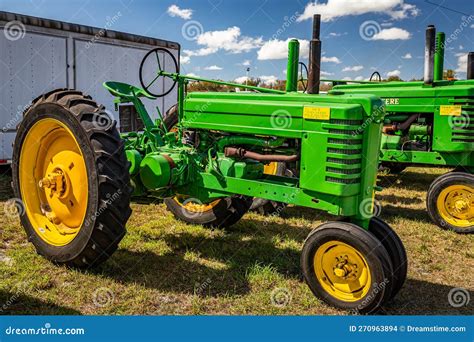 1941 John Deere Model B Tractor Editorial Stock Image - Image of ...