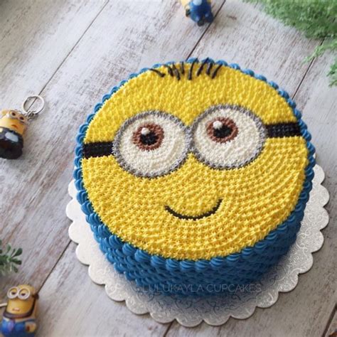 Minion Cream Cake | Cake for Kids' Birthday Party | Pandoracake.ae Dubai