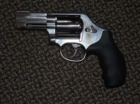 S&W MODEL 686-PLUS 7-SHOT .357 MAGNUM REVOLVER WITH 3-INCH BARREL