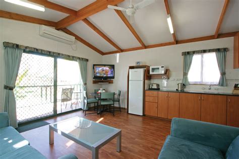 Spa Superior Cabins Mildura | All Seasons Holiday Park Mildura