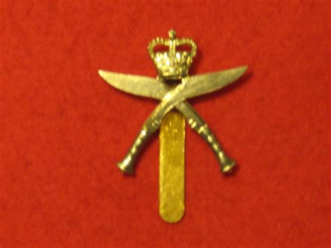 ROYAL GURKHA RIFLES CAP BADGE - Hill Military Medals