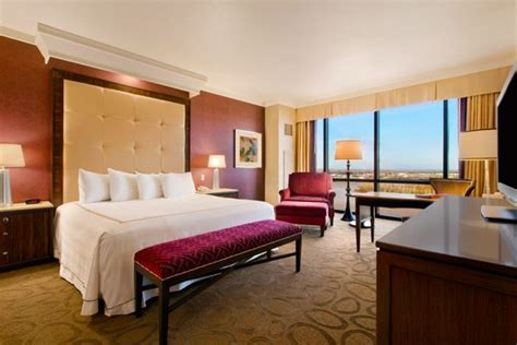 Sam's Town Hotel & Casino, Shreveport | Luxury Rooms | Luxury King ...