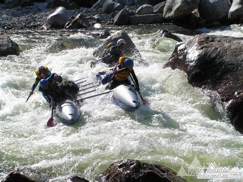 Rafting on the Snezhnaya river V class