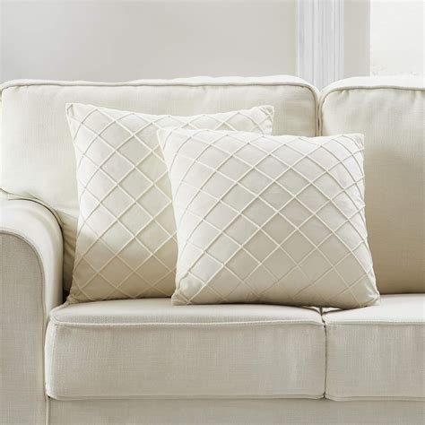 throw pillows for couch - Interior design Wikipedia