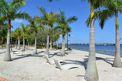 Bradenton Riverwalk Opens by the Manatee River