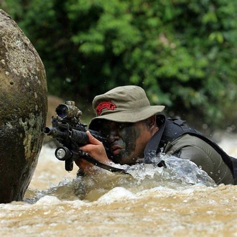 Jungle warfare operator, pelopor brimob | Special police forces ...