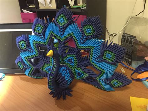 3D origami peacock - tutorial by Girnelis on YouTube- Hours of work ...