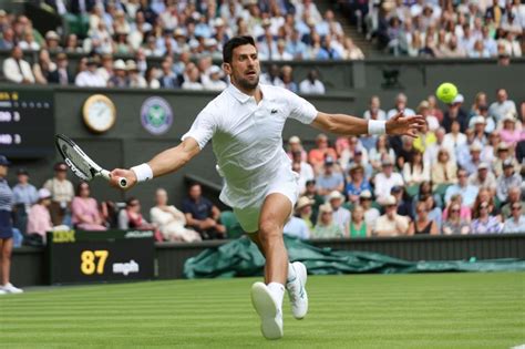 Novak Djokovic, Iga Swiatek breeze by foes in wet Wimbledon 2023 debuts ...