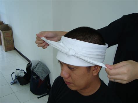 Forehead Bandage Application | BASIC LIFESAVING SOLUTIONS