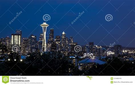 Skyline of Downtown Seattle Editorial Stock Image - Image of architecture, states: 121895319