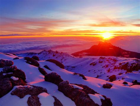 Sunrise at the Summit of Kilimanjaro, Tanzania [1024x779] © Tze Ru Pang ...