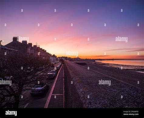 Sheerness, Kent, UK. 19th Feb, 2023. UK Weather: stunning sunset in ...