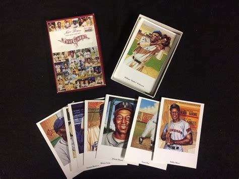 NEGRO LEAGUE BASEBALL POSTCARD SET (30 CARDS)