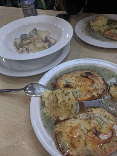 [I ate] Pie and Mash (double-double) with Jellied Eels | Pie and mash, Jellied eels, Food